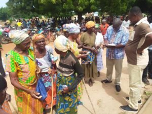 Nandom MCE Personally Leads Seed Distribution